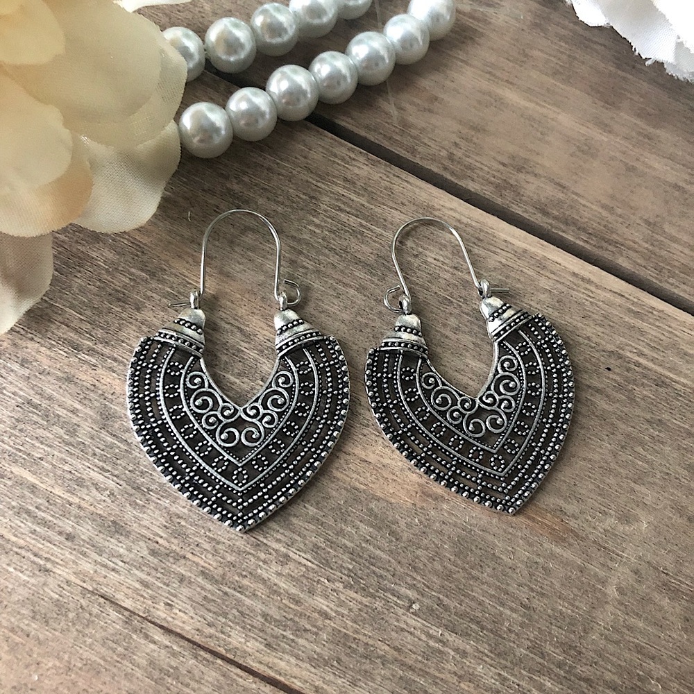 𝙽𝙴𝚆 Boho Fashion Earrings - Picture 4 of 7